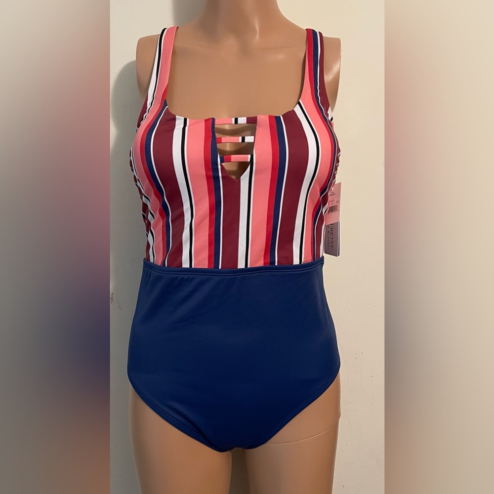 One piece Beach Betty swim
